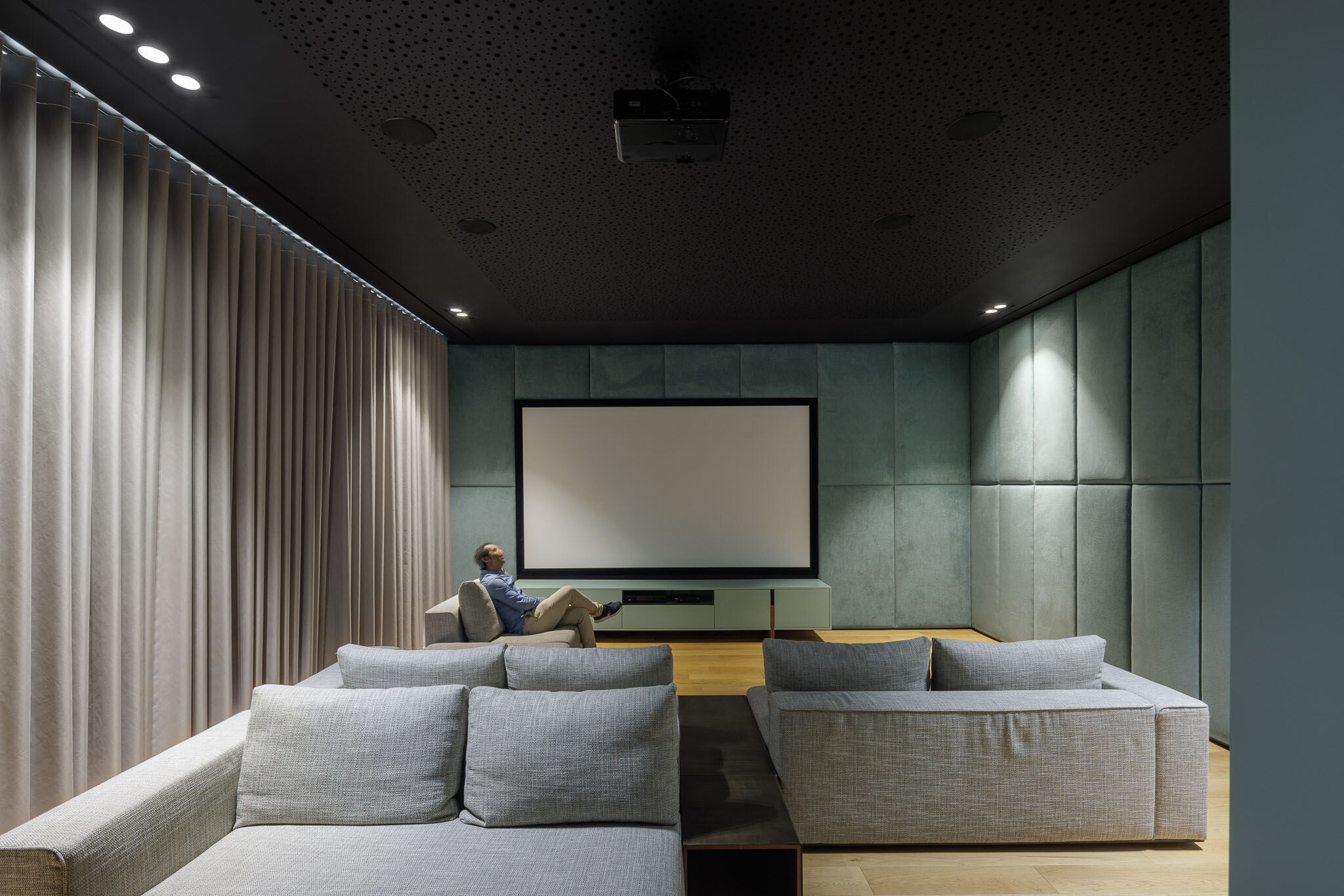 https://archello.com/story/117011/attachments/photos-videos/15 photo_credit Ivo Tavares Studio