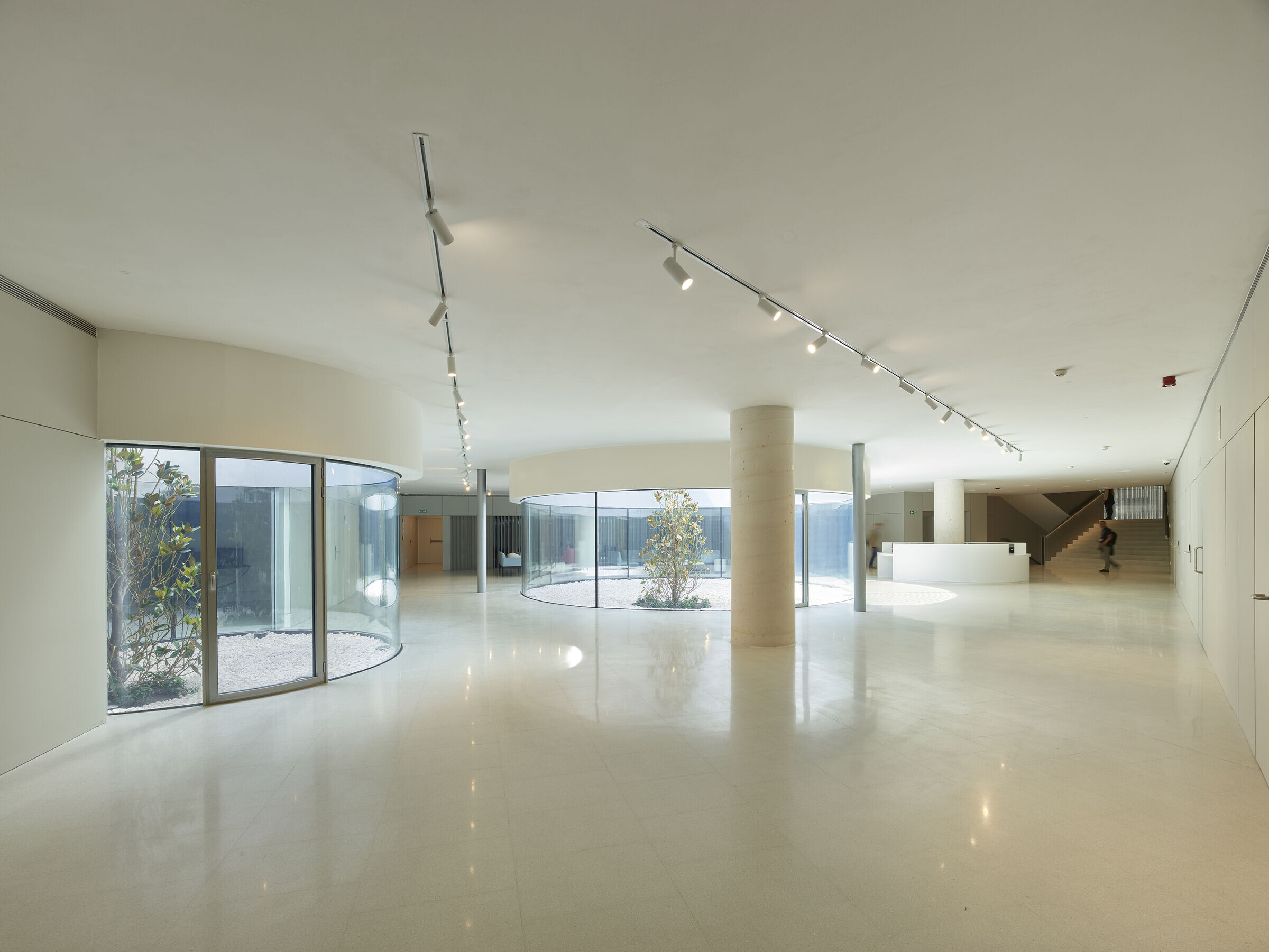 https://archello.com/story/117118/attachments/photos-videos/4 photo_credit Roland Halbe