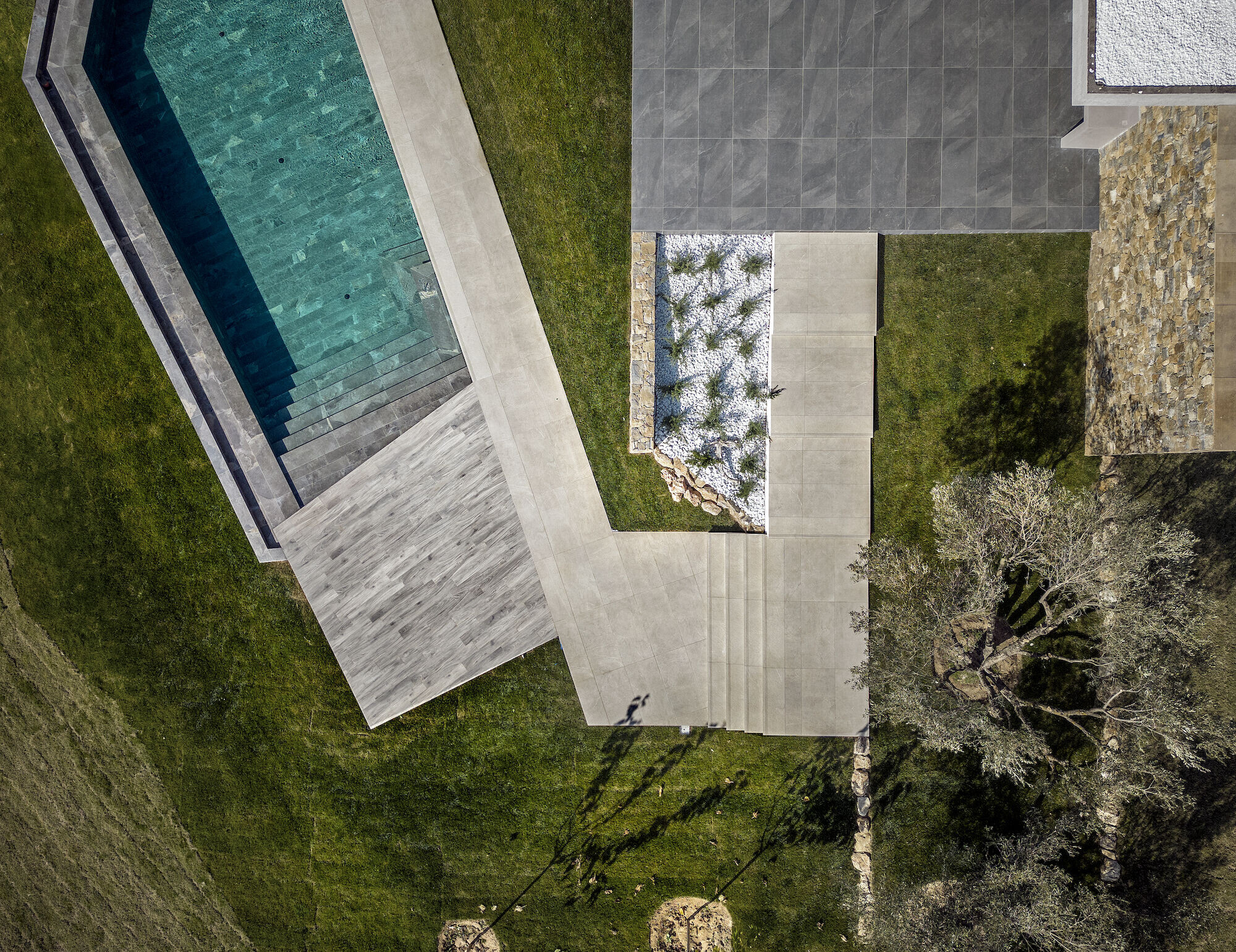 https://archello.com/story/117246/attachments/photos-videos/9 photo_credit Nikos Vavdinoudis