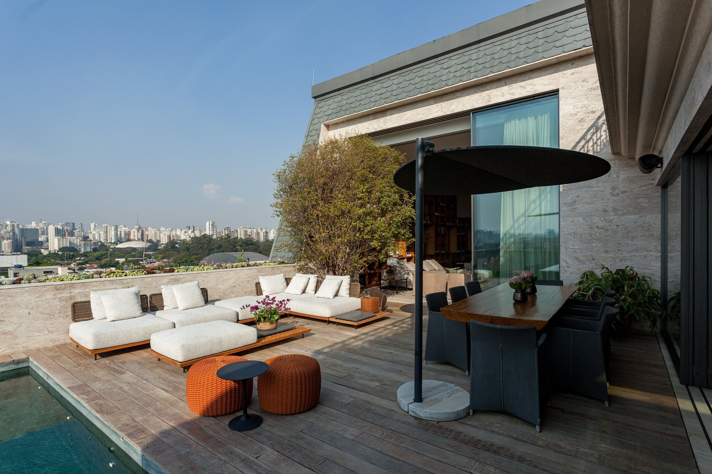 https://archello.com/story/117318/attachments/photos-videos/13 photo_credit Tuca Reines