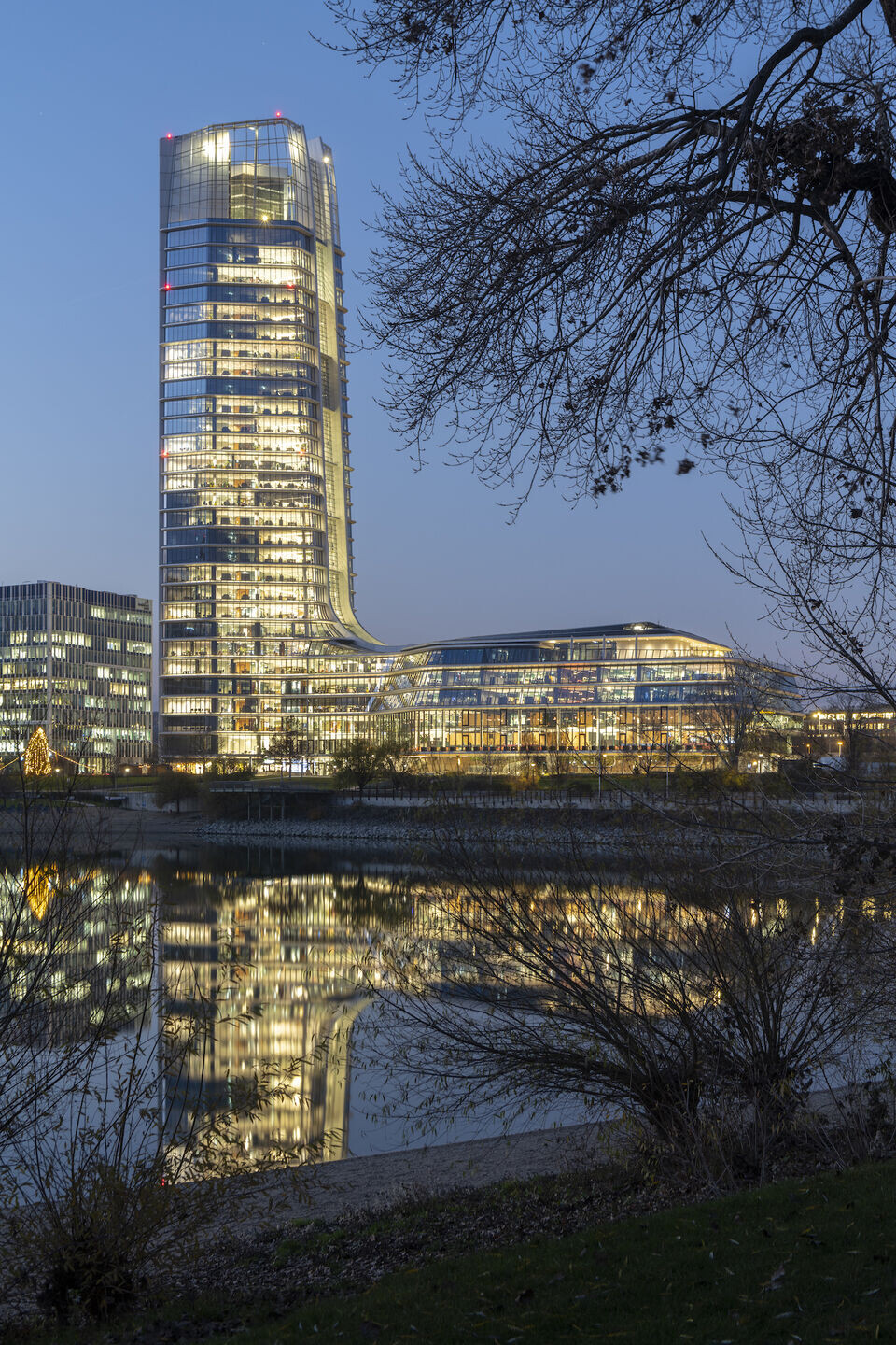 https://archello.com/story/117536/attachments/photos-videos/6 photo_credit Nigel Young / Foster + Partners
