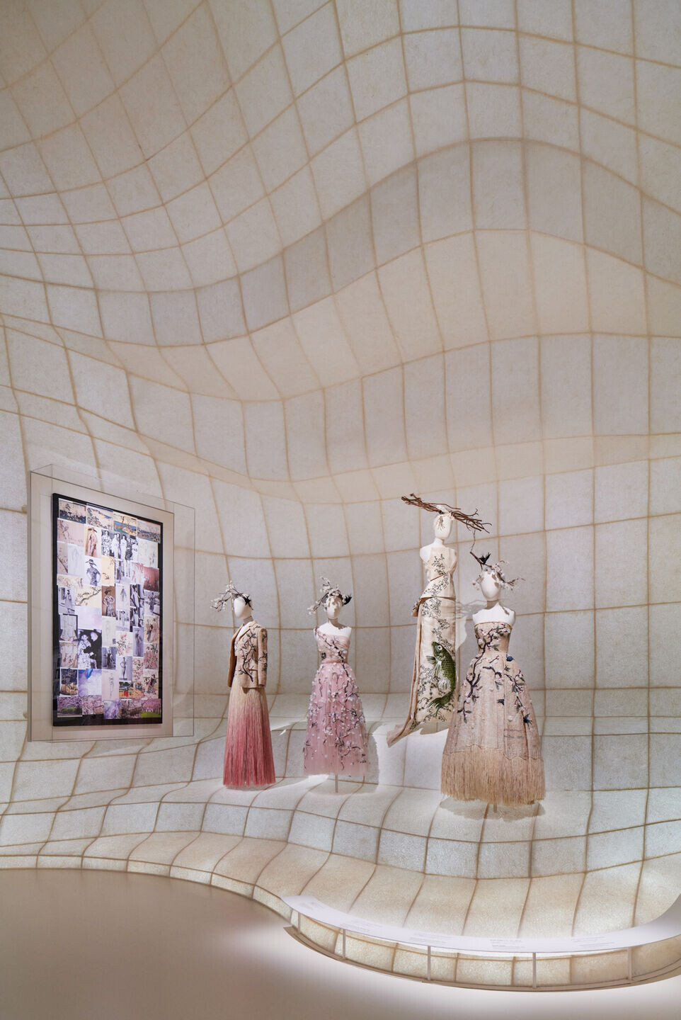 https://archello.com/story/117879/attachments/photos-videos/16 photo_credit Photography by Daici Ano, Courtesy of Dior