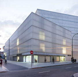 BARCELÓ MARKET, LIBRARY AND SPORTS HALL