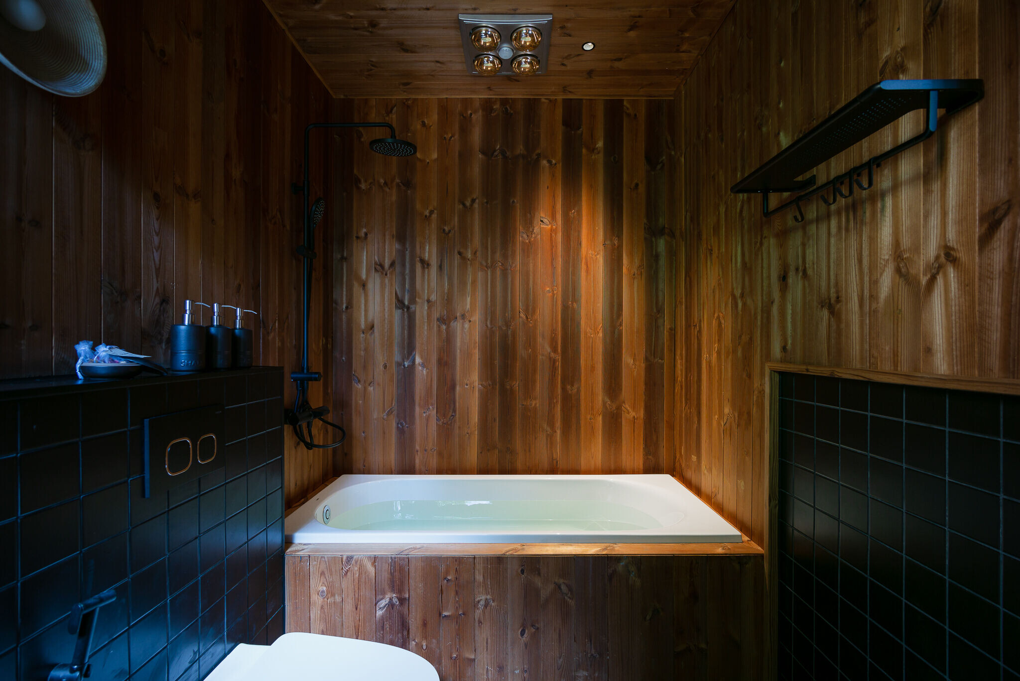 https://archello.com/story/117970/attachments/photos-videos/22 photo_credit Quang Tran