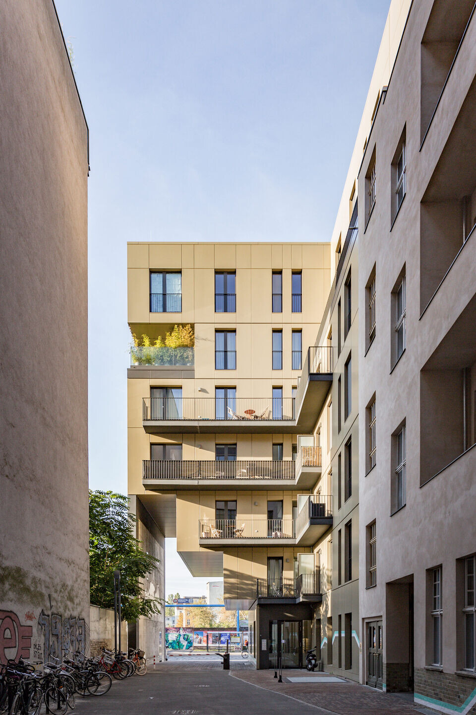 https://archello.com/story/117977/attachments/photos-videos/3 photo_credit © Noam Rosenthal/ Trockland