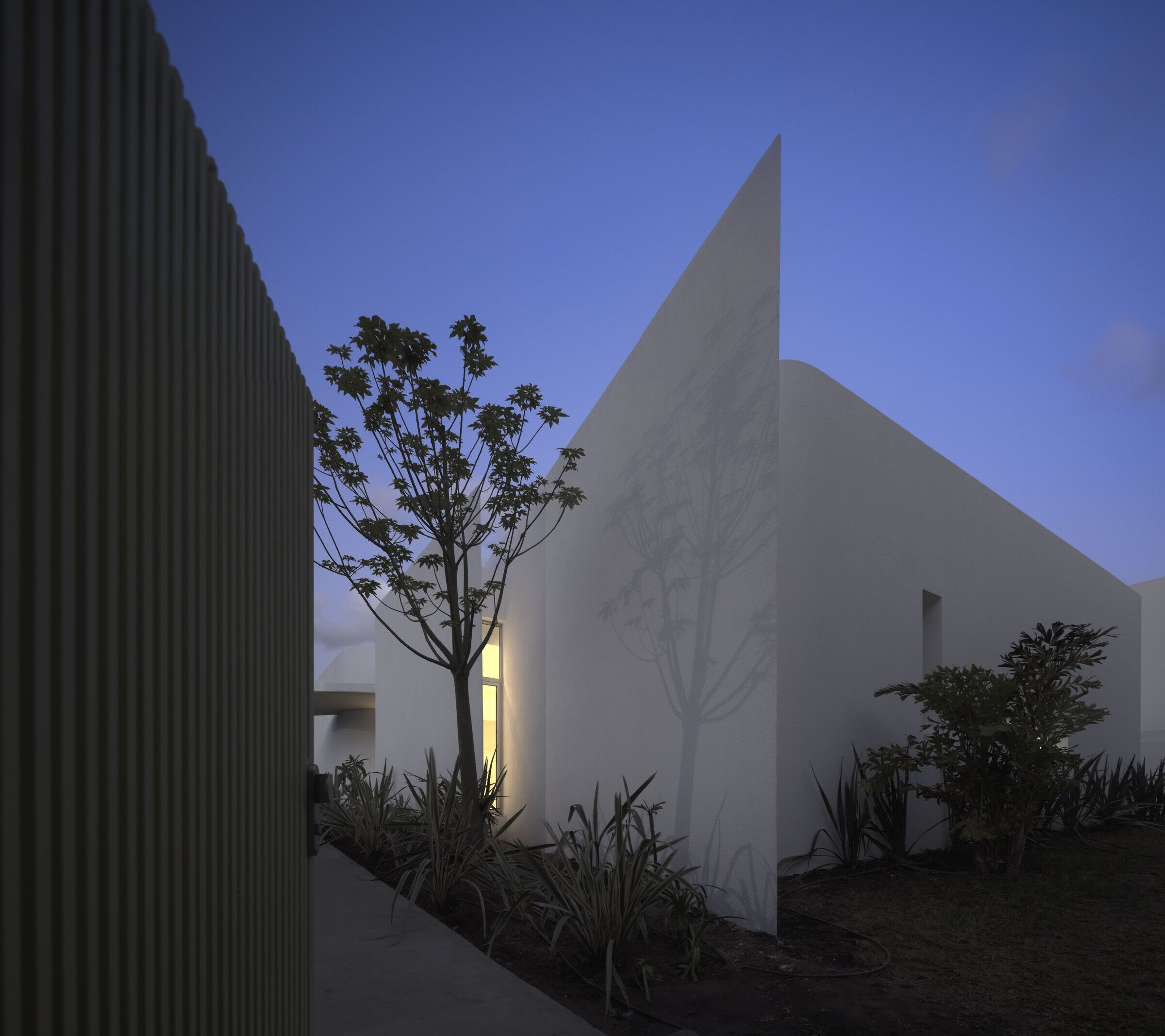 https://archello.com/story/118106/attachments/photos-videos/7 photo_credit Fernando Guerra FG+SG