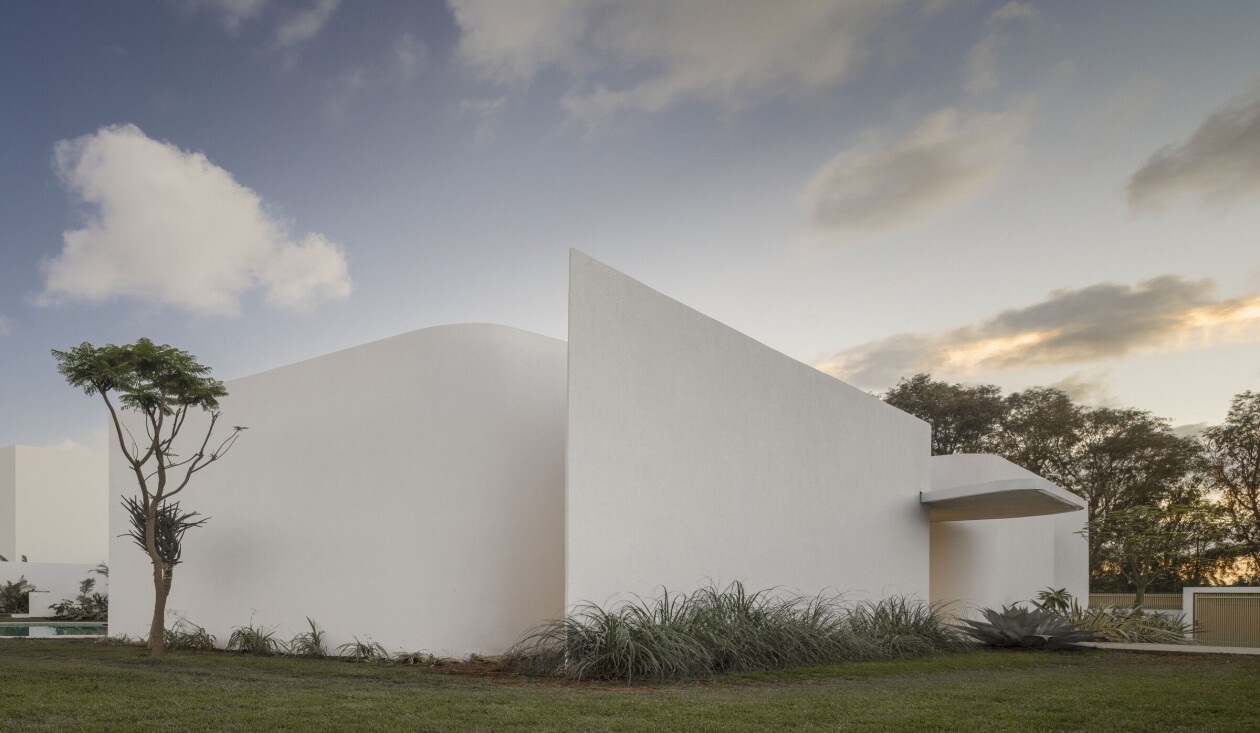 Villa LL by Siana Architecte in Casablanca embraces pristine forms and traditional Moroccan architecture