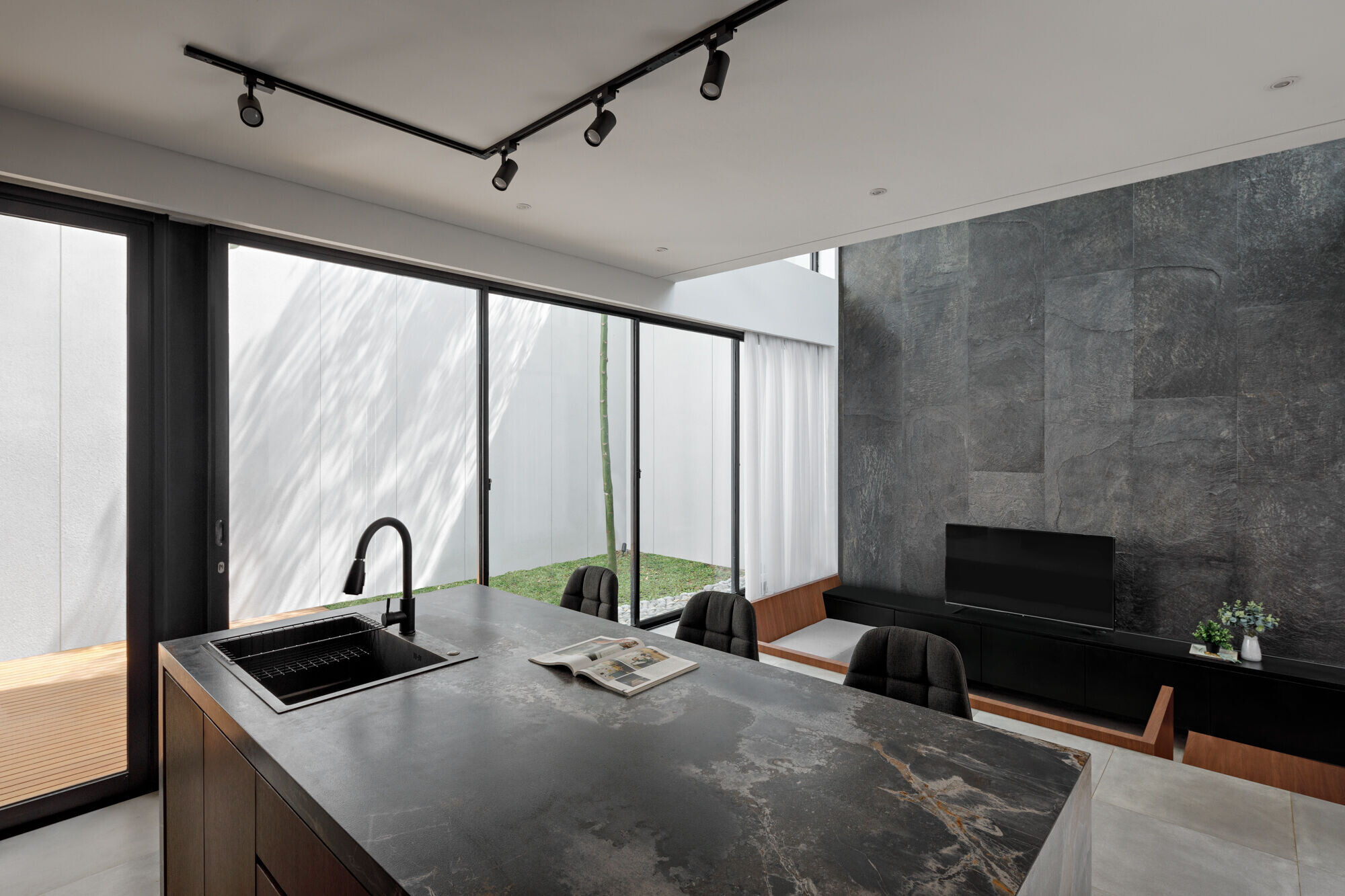 https://archello.com/story/118229/attachments/photos-videos/8 photo_credit Mario Wibowo & Daniel Jiang