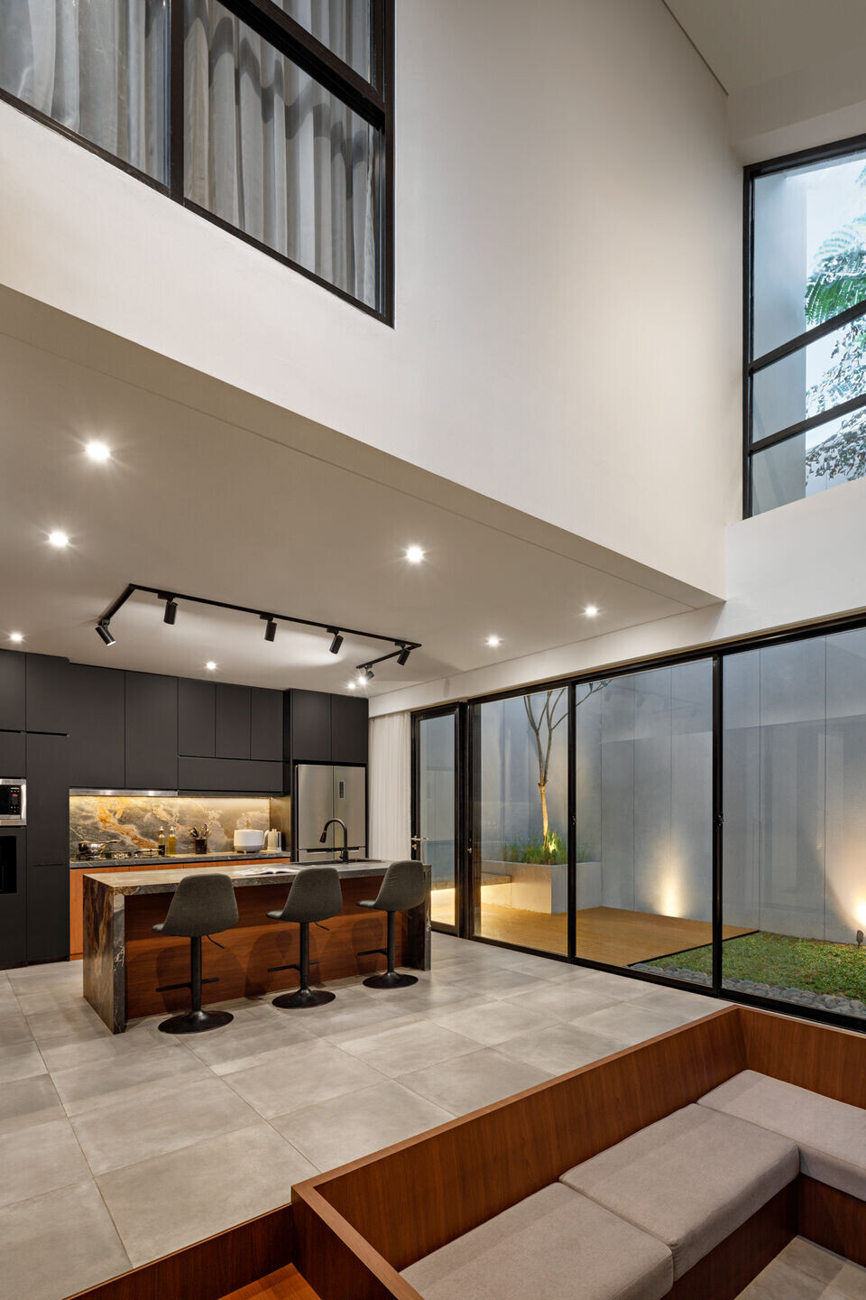 https://archello.com/story/118229/attachments/photos-videos/22 photo_credit Mario Wibowo & Daniel Jiang