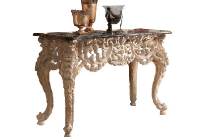 Baroque rectangular console in ivory lacquered finish and handmade carvings