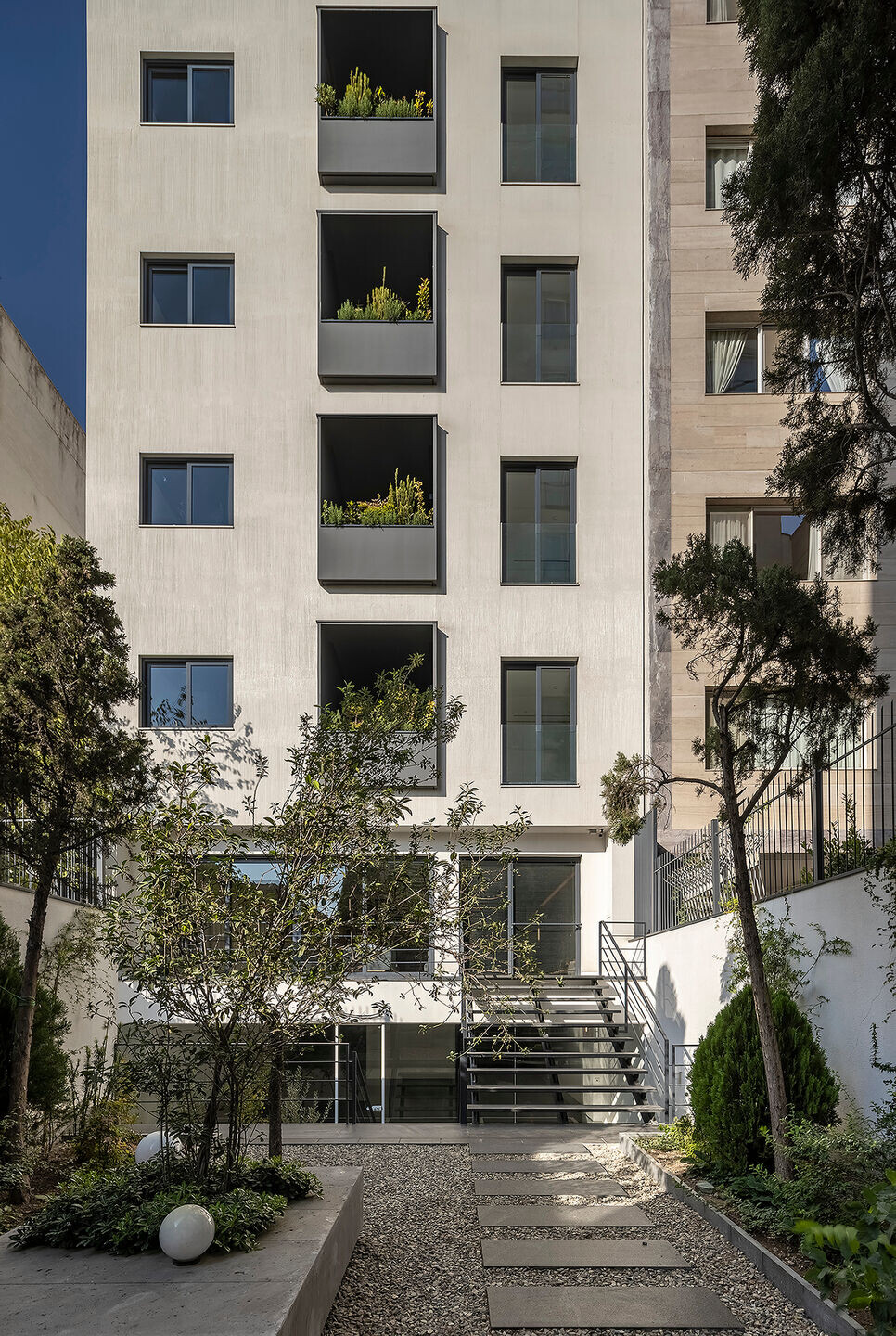 https://archello.com/story/118443/attachments/photos-videos/13 photo_credit Parham Taghioff_Persia Photography center