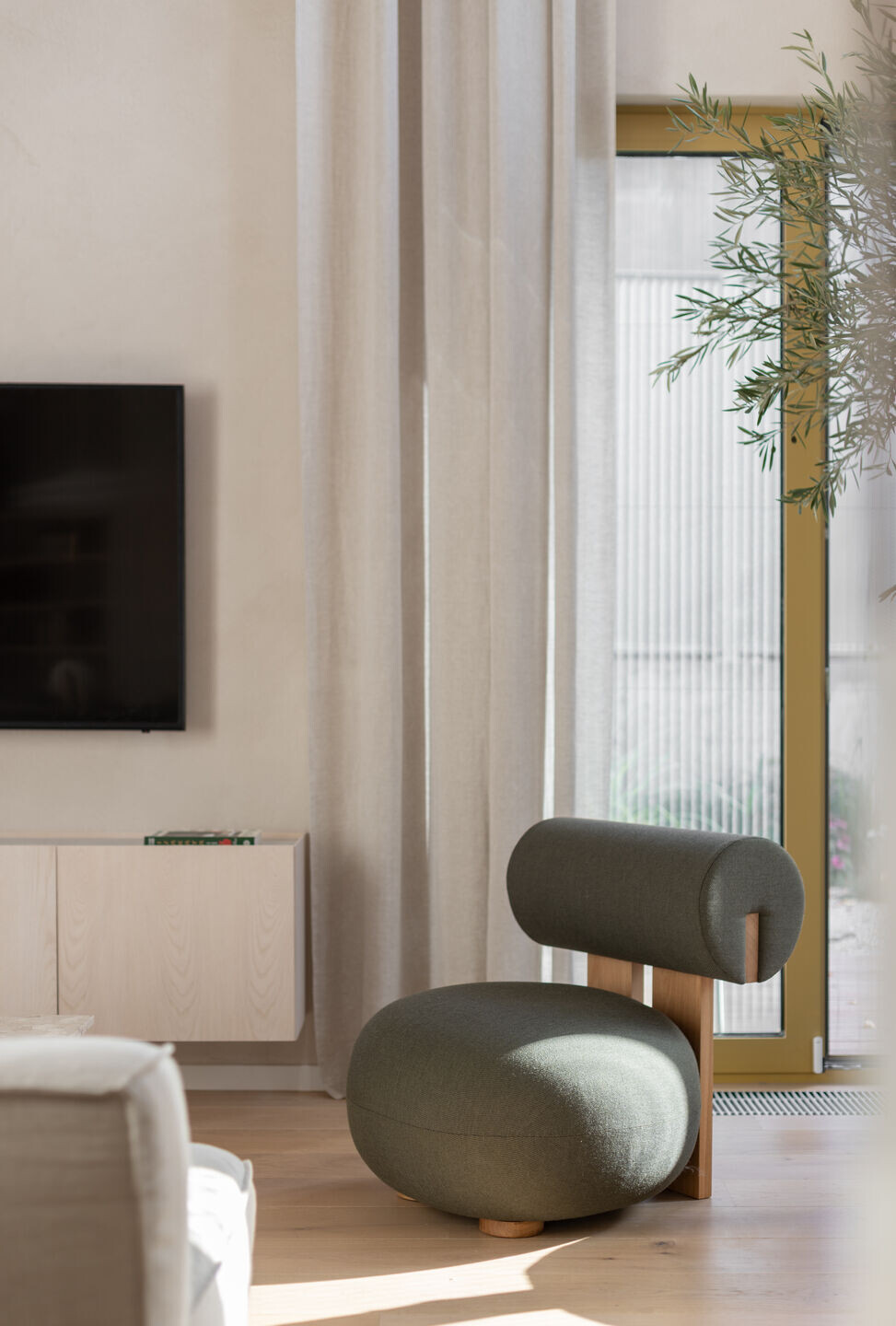 https://archello.com/story/118787/attachments/photos-videos/7 photo_credit Ioka Design