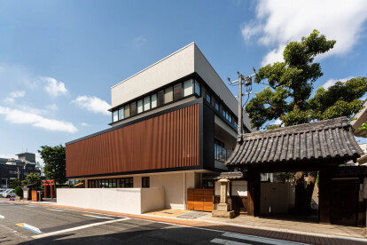 RJ Nursery in Okayama takes lessons from the neighboring traditional temple