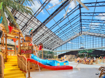 Pirates Cay Waterpark, USA, 40m span, polycarbonate retractable roof