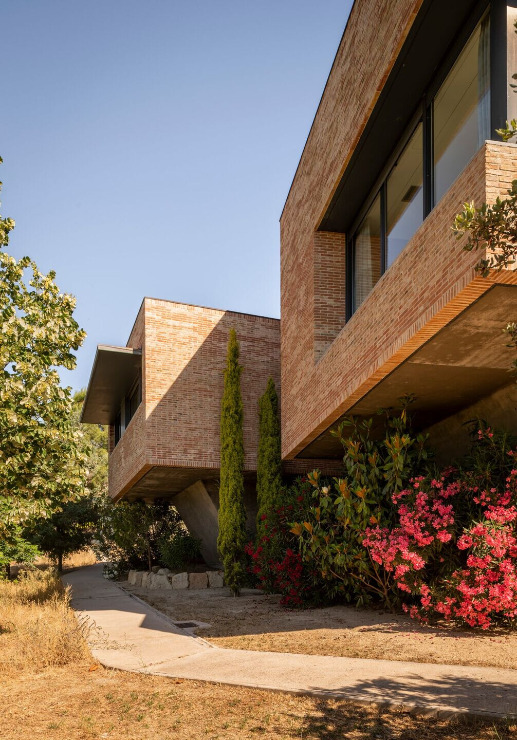 https://archello.com/story/73326/attachments/photos-videos/52 photo_credit Amores Pictures