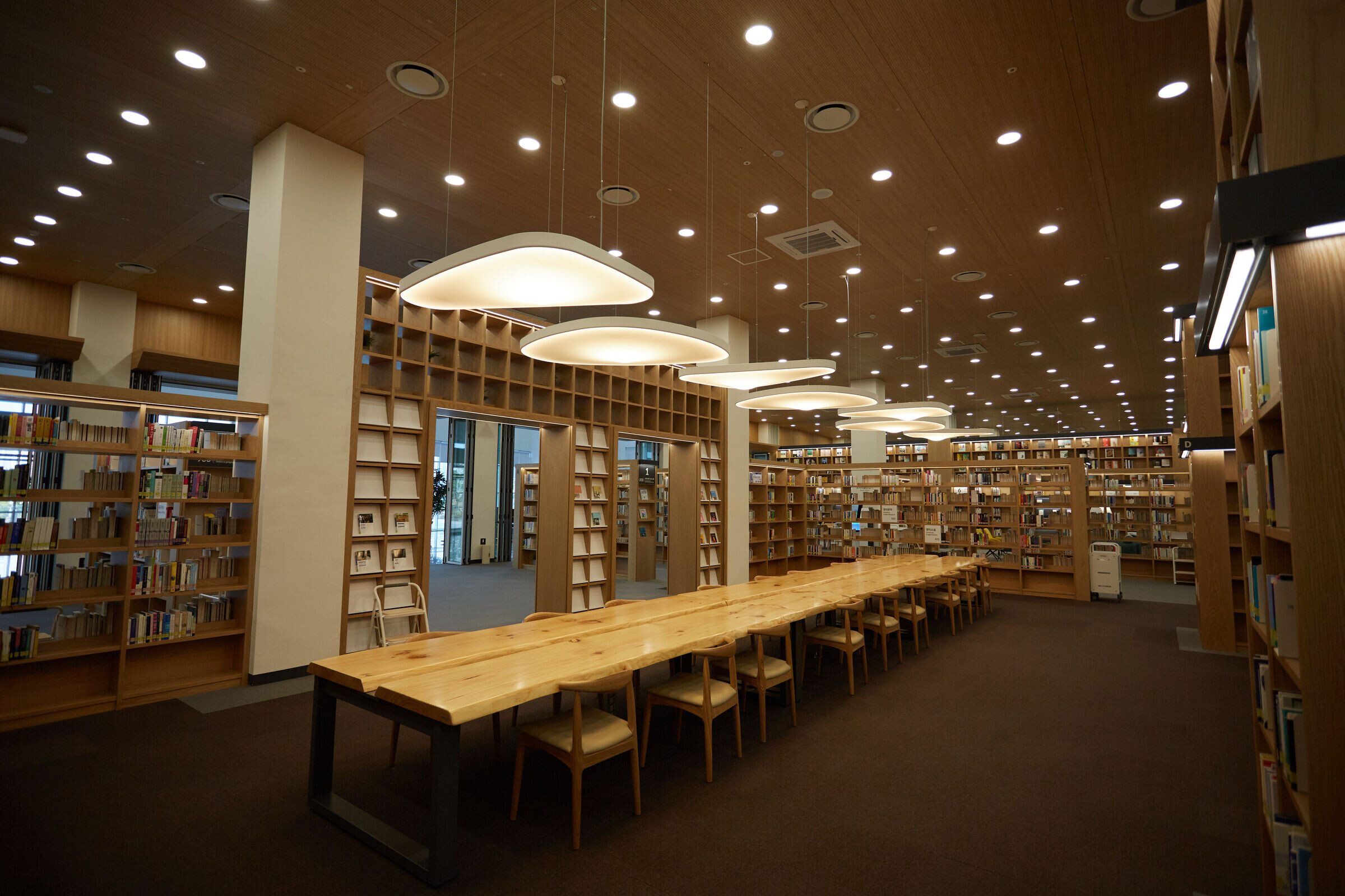 https://archello.com/story/119274/attachments/photos-videos/3 photo_credit © courtesy National Assembly Library - Busan