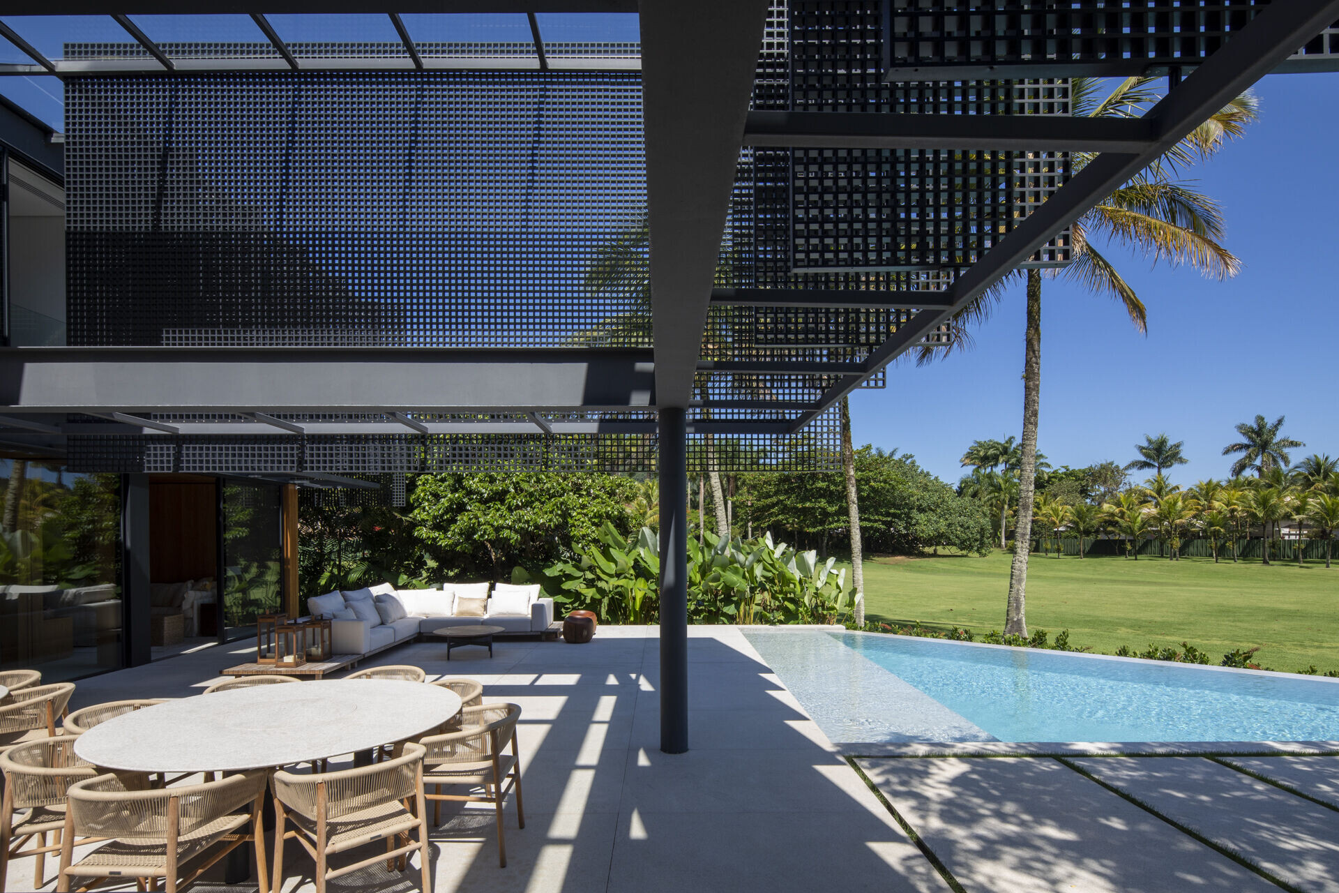 https://archello.com/story/119361/attachments/photos-videos/7 photo_credit Maíra Acayaba