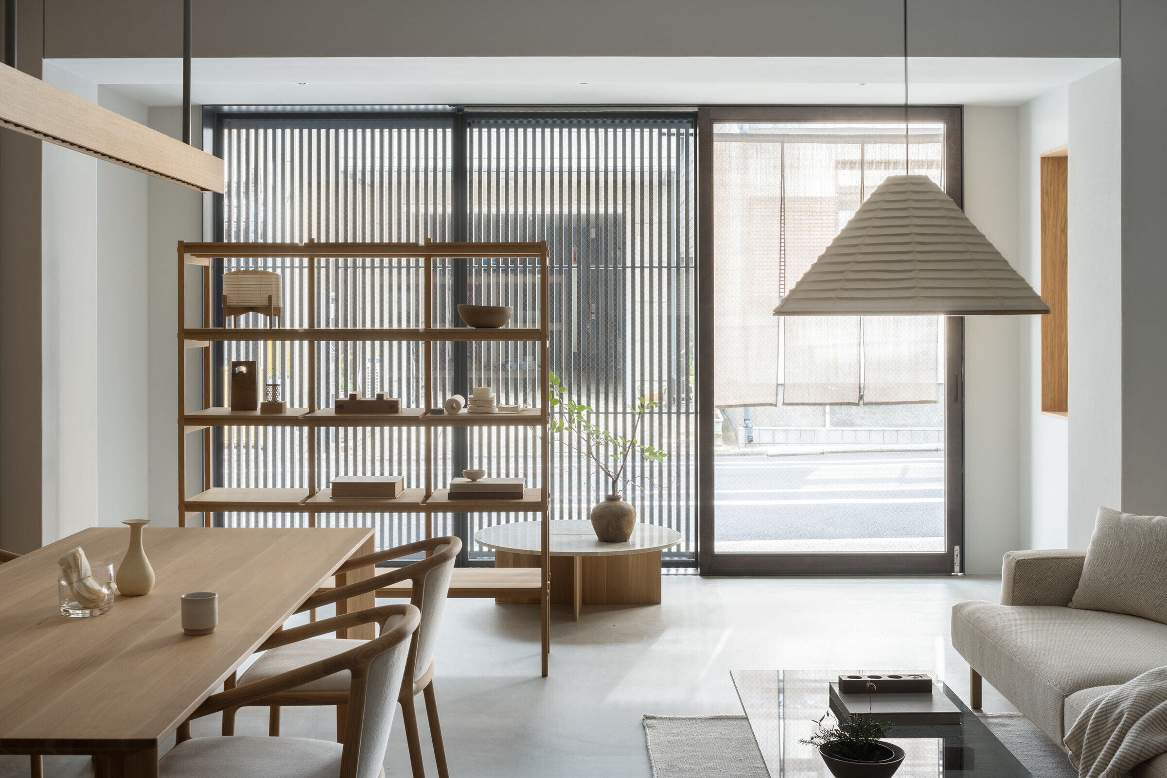 https://archello.com/story/119325/attachments/photos-videos/6 photo_credit Photographer: Tomooki Kengaku, Interior Stylist: Yumi Nakata