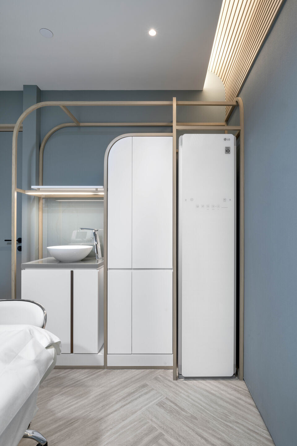 https://archello.com/story/119374/attachments/photos-videos/6 photo_credit Millimeter Interior Design Ltd.
