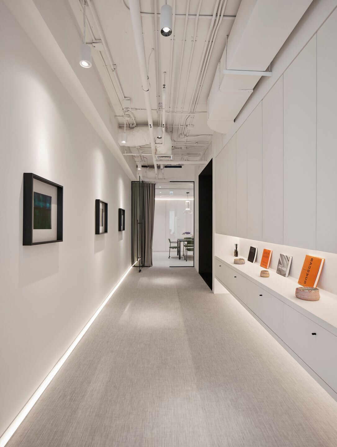 https://archello.com/story/119403/attachments/photos-videos/5 photo_credit Yes Sir Production