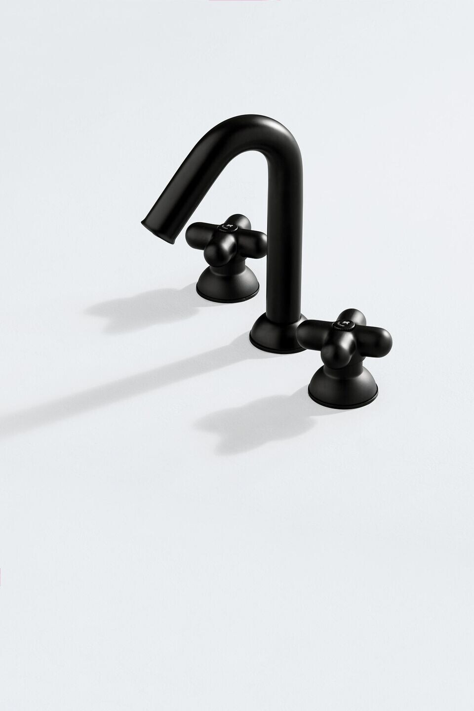 https://archello.com/product/86306/attachments/photos-videos/5