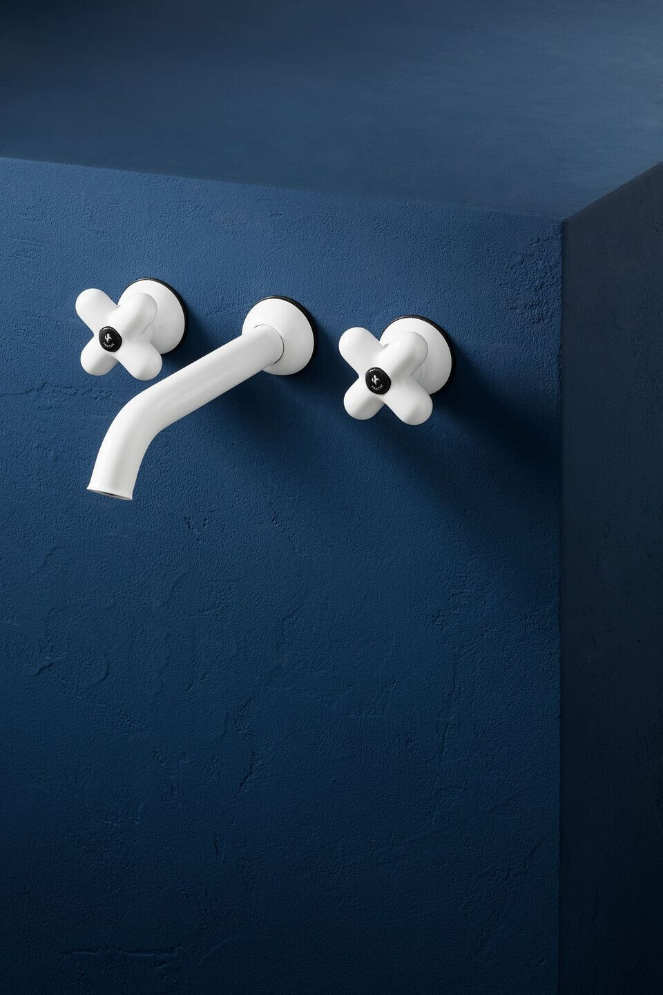 https://archello.com/product/86306/attachments/photos-videos/8