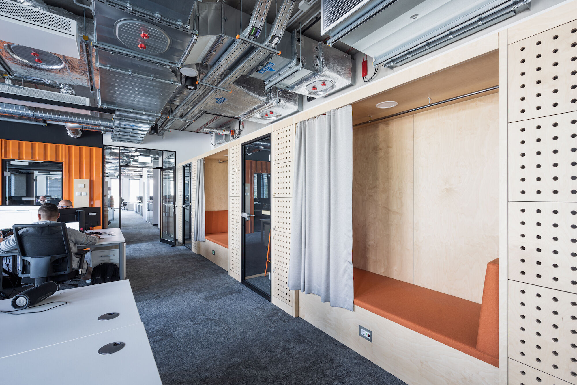 https://archello.com/story/120390/attachments/photos-videos/7 photo_credit Centrum Południe, Skanska
