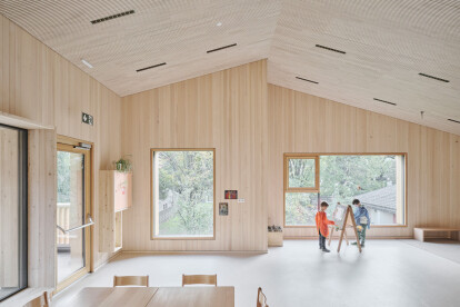 Feld72 establishes a dialogue with the existing via a holistic, ecological kindergarten extension
