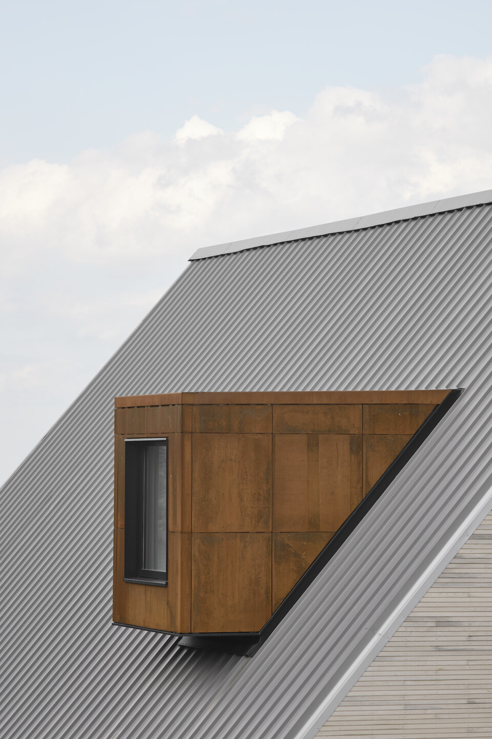 https://archello.com/story/120715/attachments/photos-videos/12 photo_credit Maxime Brouillet