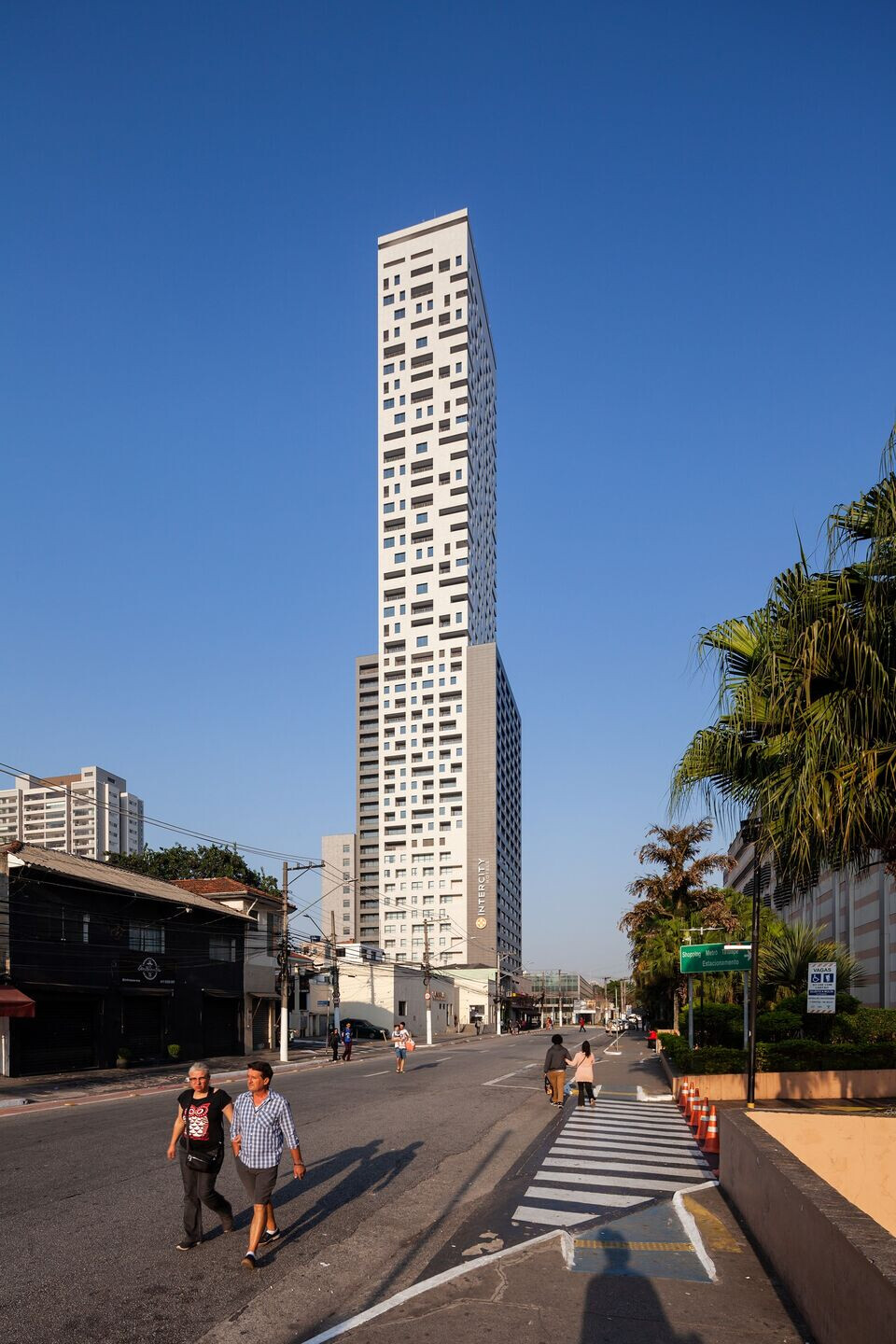 https://archello.com/story/120683/attachments/photos-videos/5 photo_credit Pedro Vannucchi
