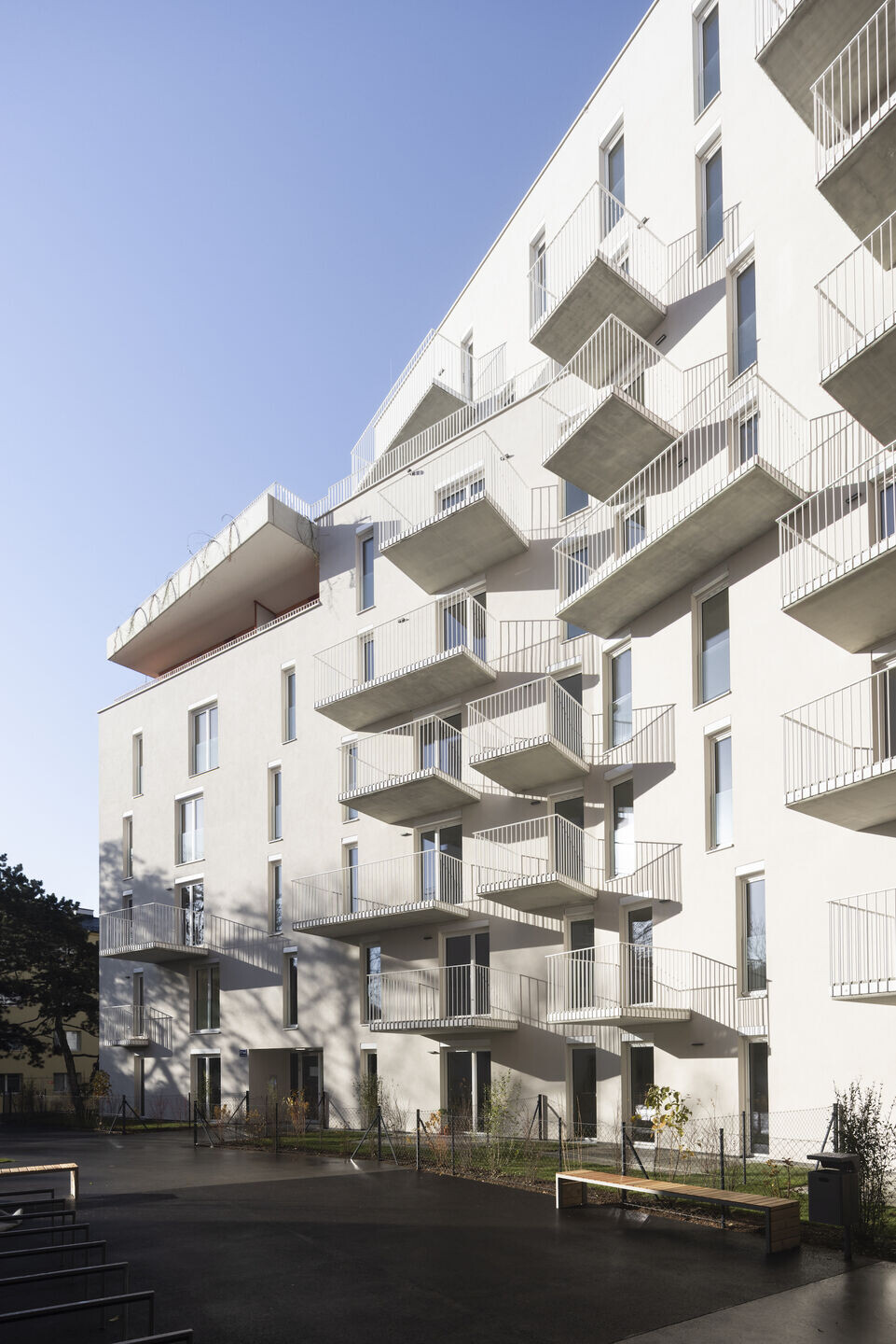https://archello.com/story/120827/attachments/photos-videos/5 photo_credit Daniel Hawelka