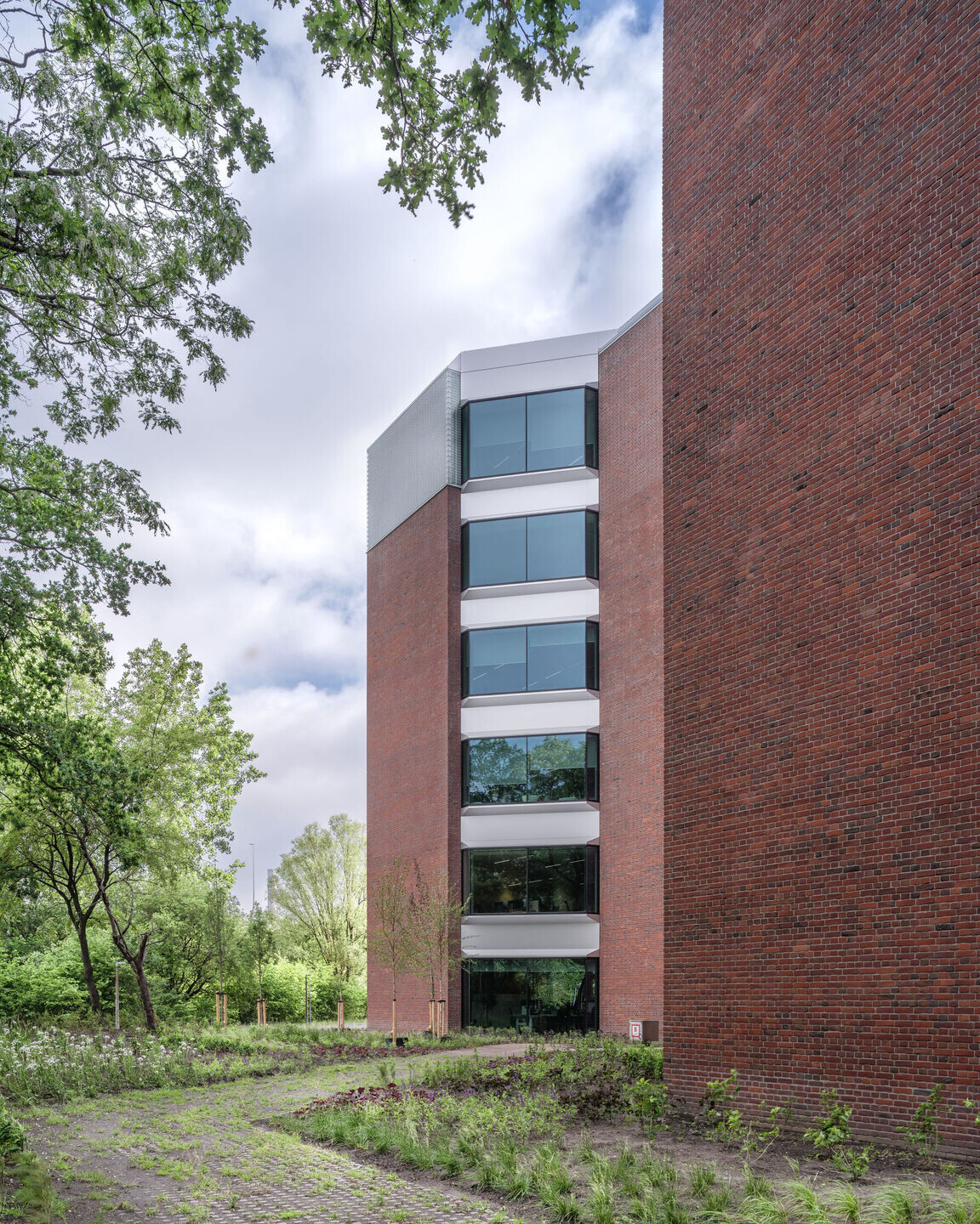 https://archello.com/story/120871/attachments/photos-videos/7 photo_credit Ernst van Raaphorst