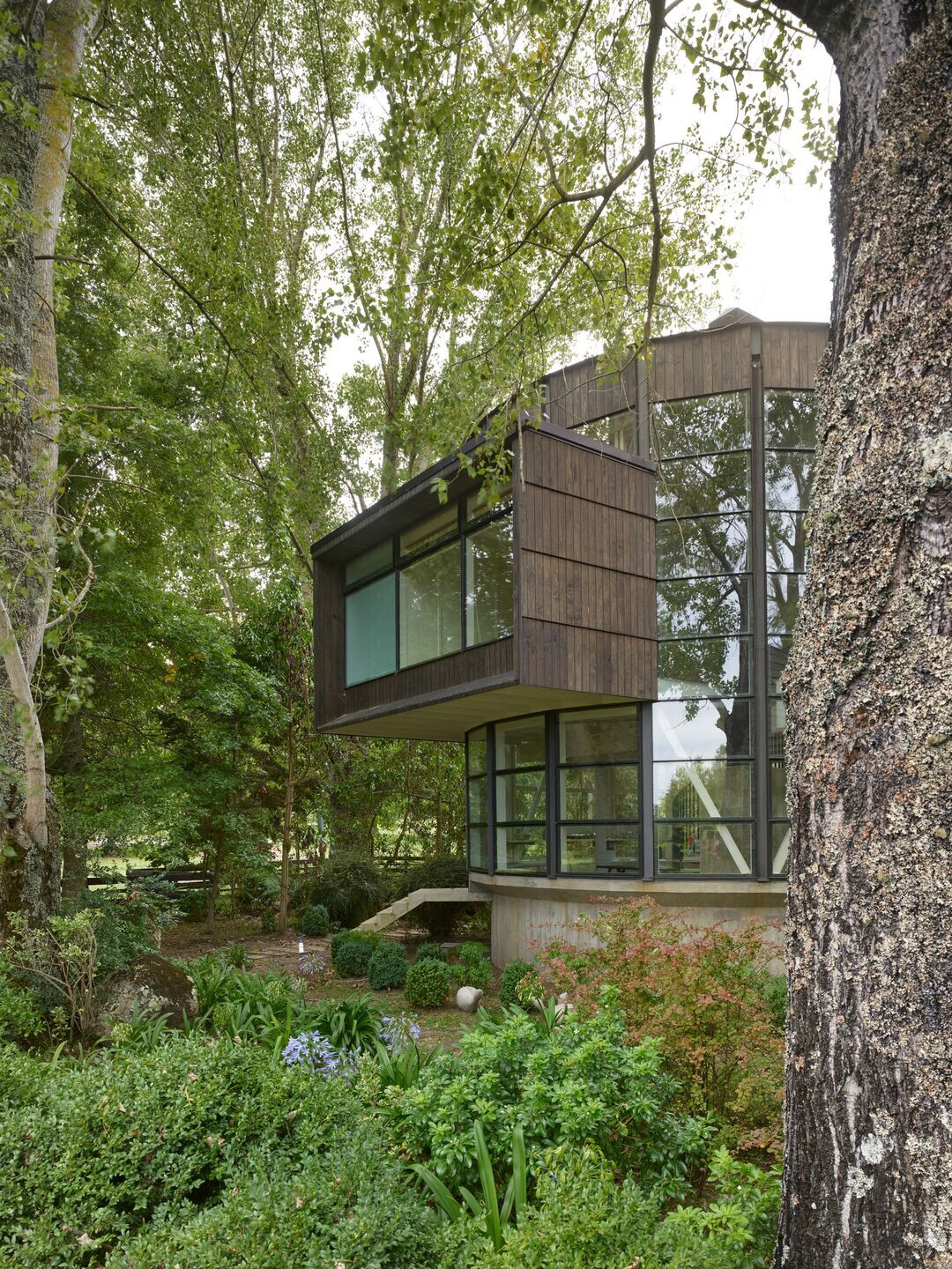 https://archello.com/story/121007/attachments/photos-videos/4 photo_credit Roland Halbe
