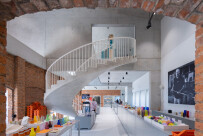 Architectenweb - SO-IL geeft cultureel ensemble de ruimte in oude glasfabriek - Beeld 5 - Copyright Iwan Baan.jpg