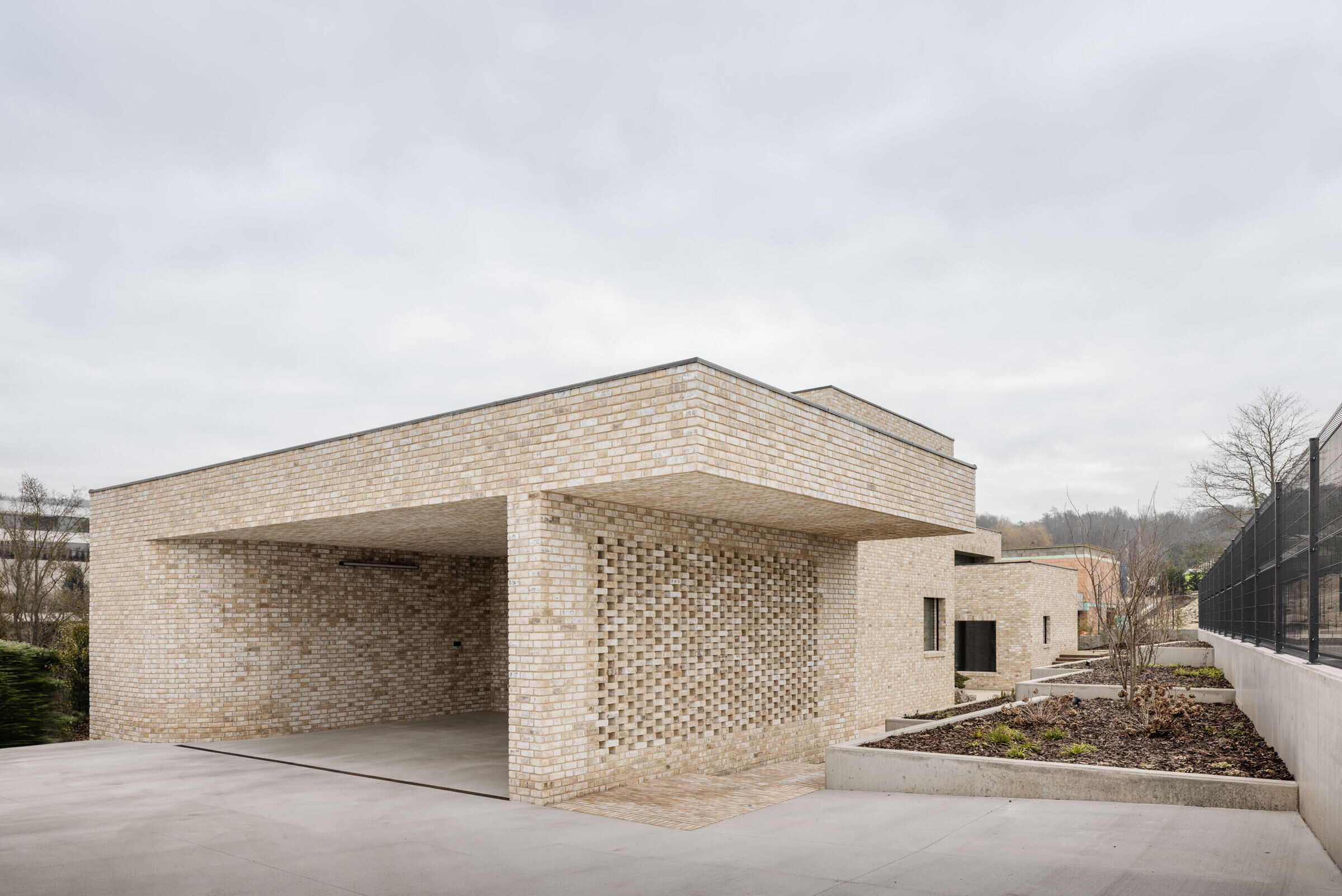 https://archello.com/story/121303/attachments/photos-videos/3 photo_credit Matej Hakár