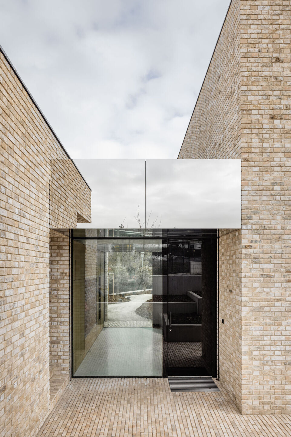 https://archello.com/story/121303/attachments/photos-videos/4 photo_credit Matej Hakár