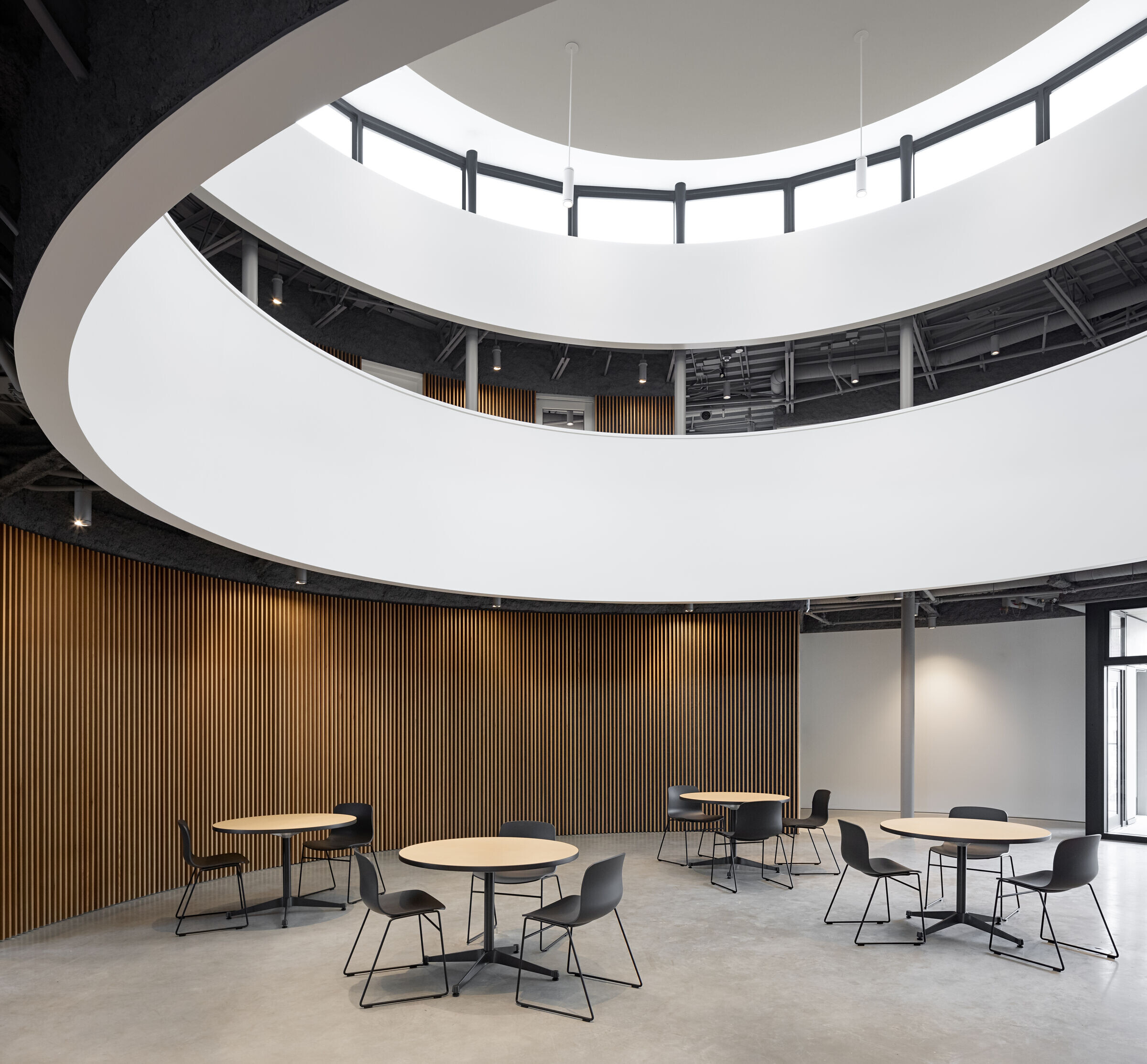 https://archello.com/story/121295/attachments/photos-videos/5 photo_credit Ema Peter
