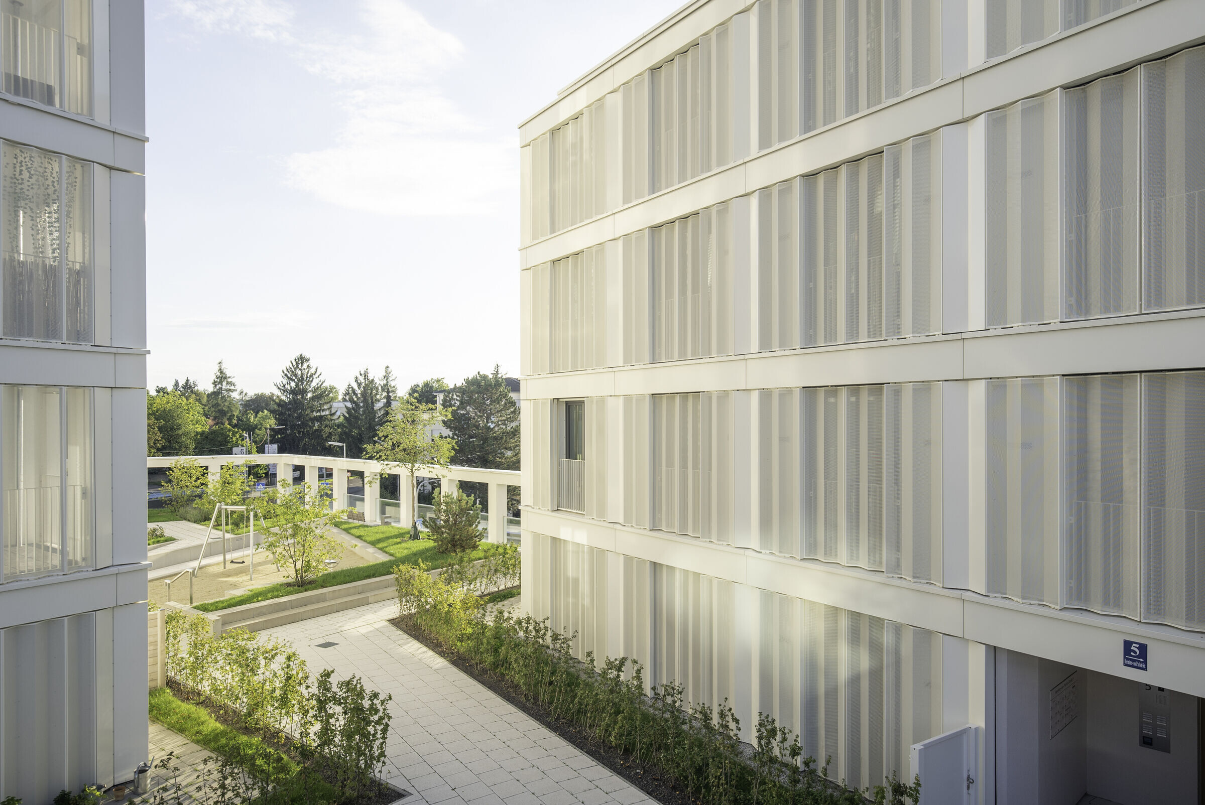 https://archello.com/story/121938/attachments/photos-videos/6 photo_credit Bauhaus Filmwerkstatt für Solarlux GmbH