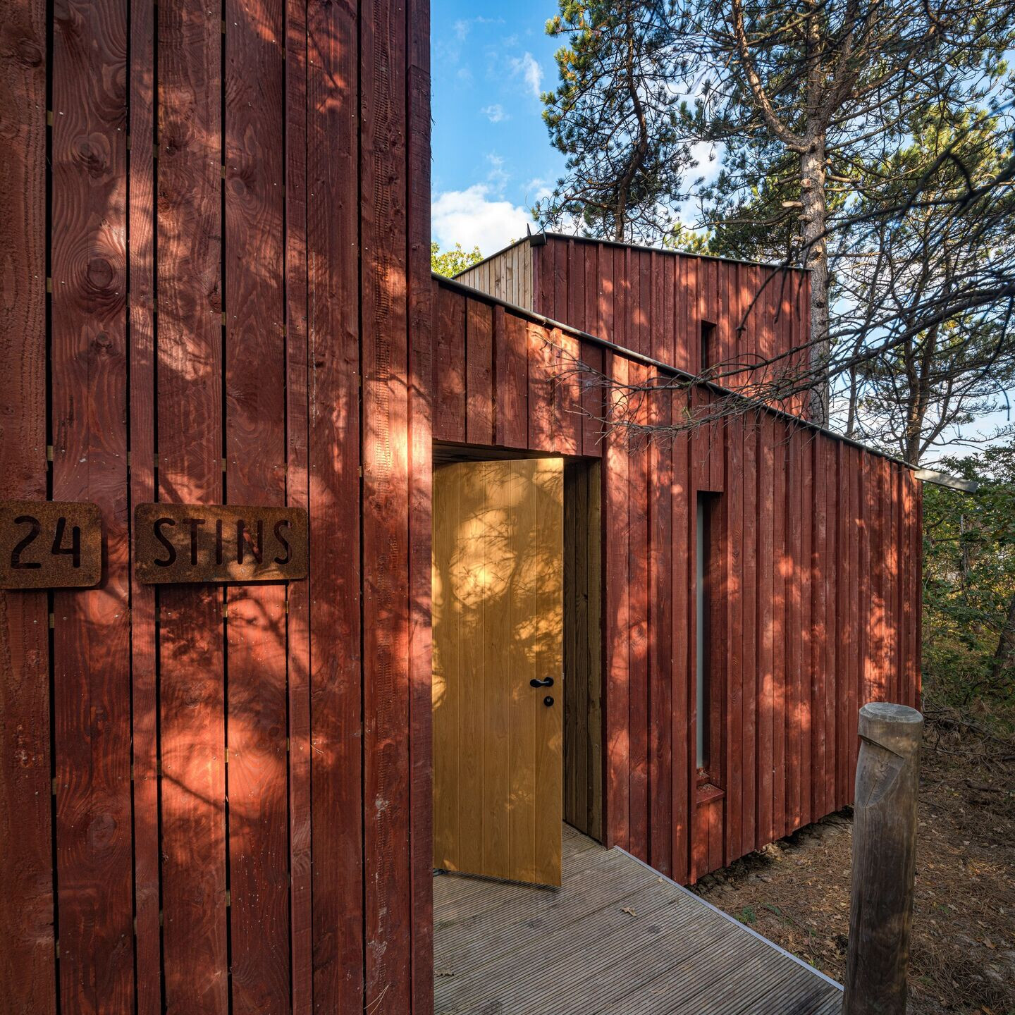 https://archello.com/story/121907/attachments/photos-videos/4 photo_credit JDVF Architectuurfotografie