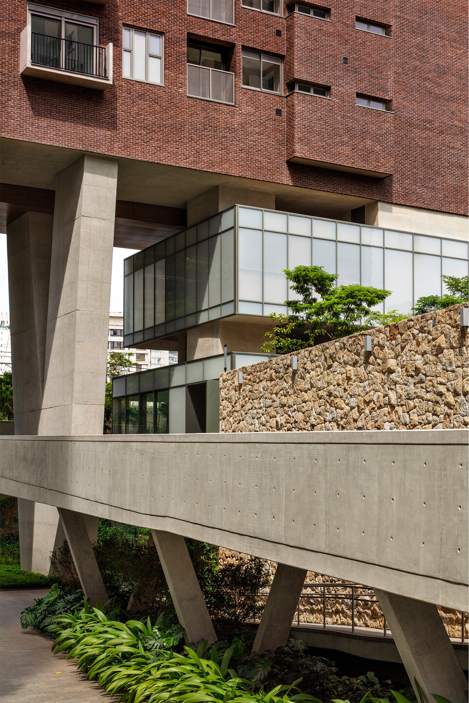 https://archello.com/story/122098/attachments/photos-videos/9 photo_credit Nelson Kon