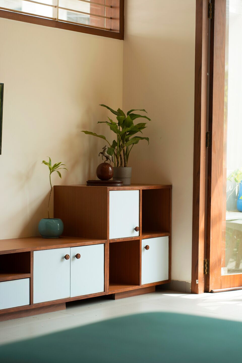 https://archello.com/story/122181/attachments/photos-videos/15 photo_credit Courtesy of Studio Habitect, Pratik Panzade