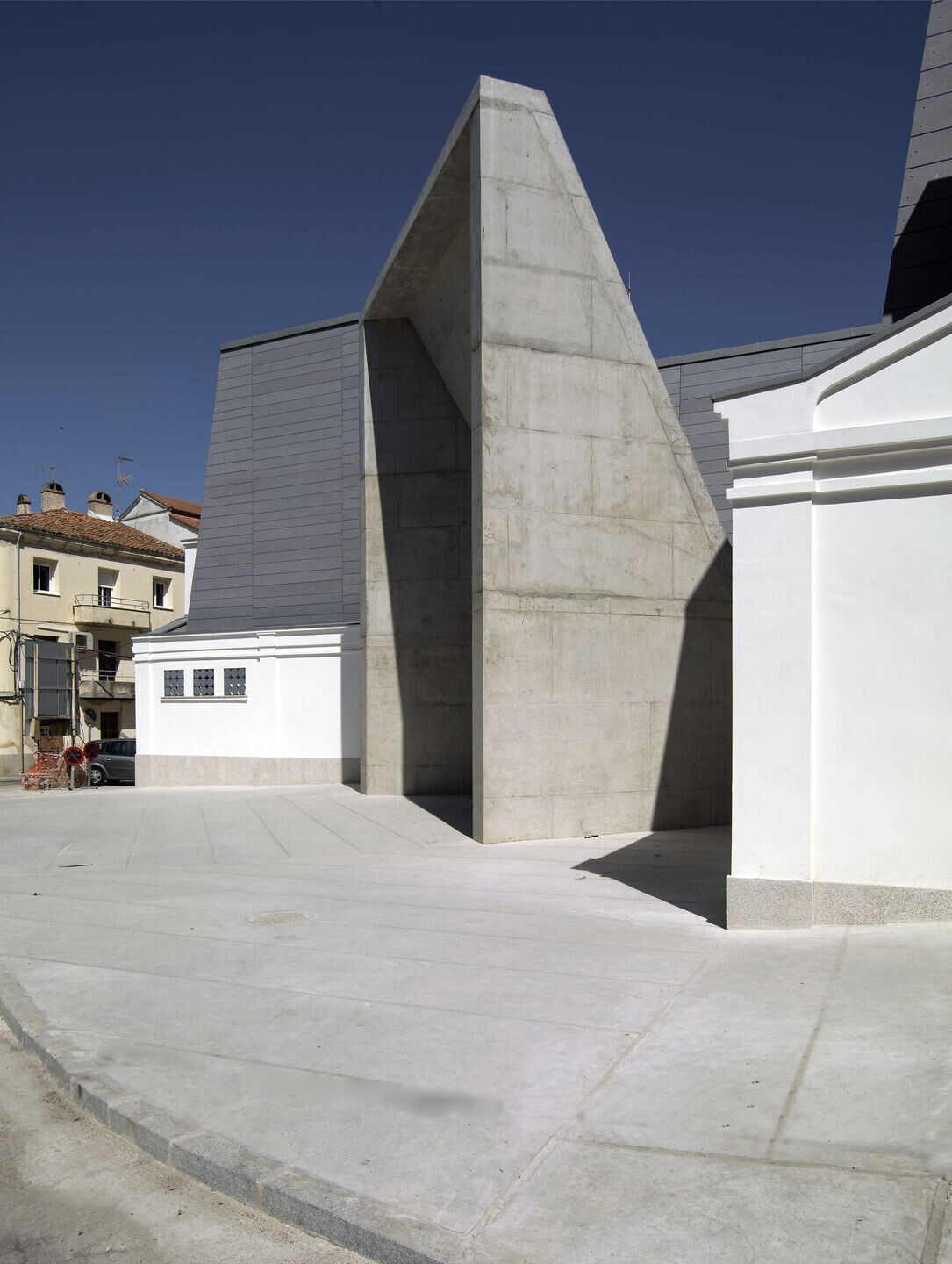https://archello.com/story/122513/attachments/photos-videos/4 photo_credit Luis Asin