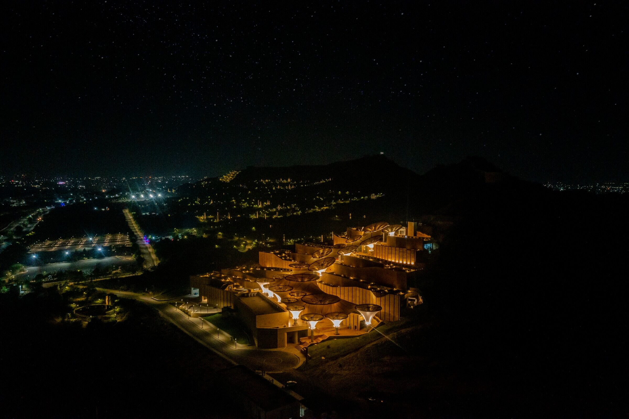 https://archello.com/story/122572/attachments/photos-videos/3 photo_credit Vinay Panjwani