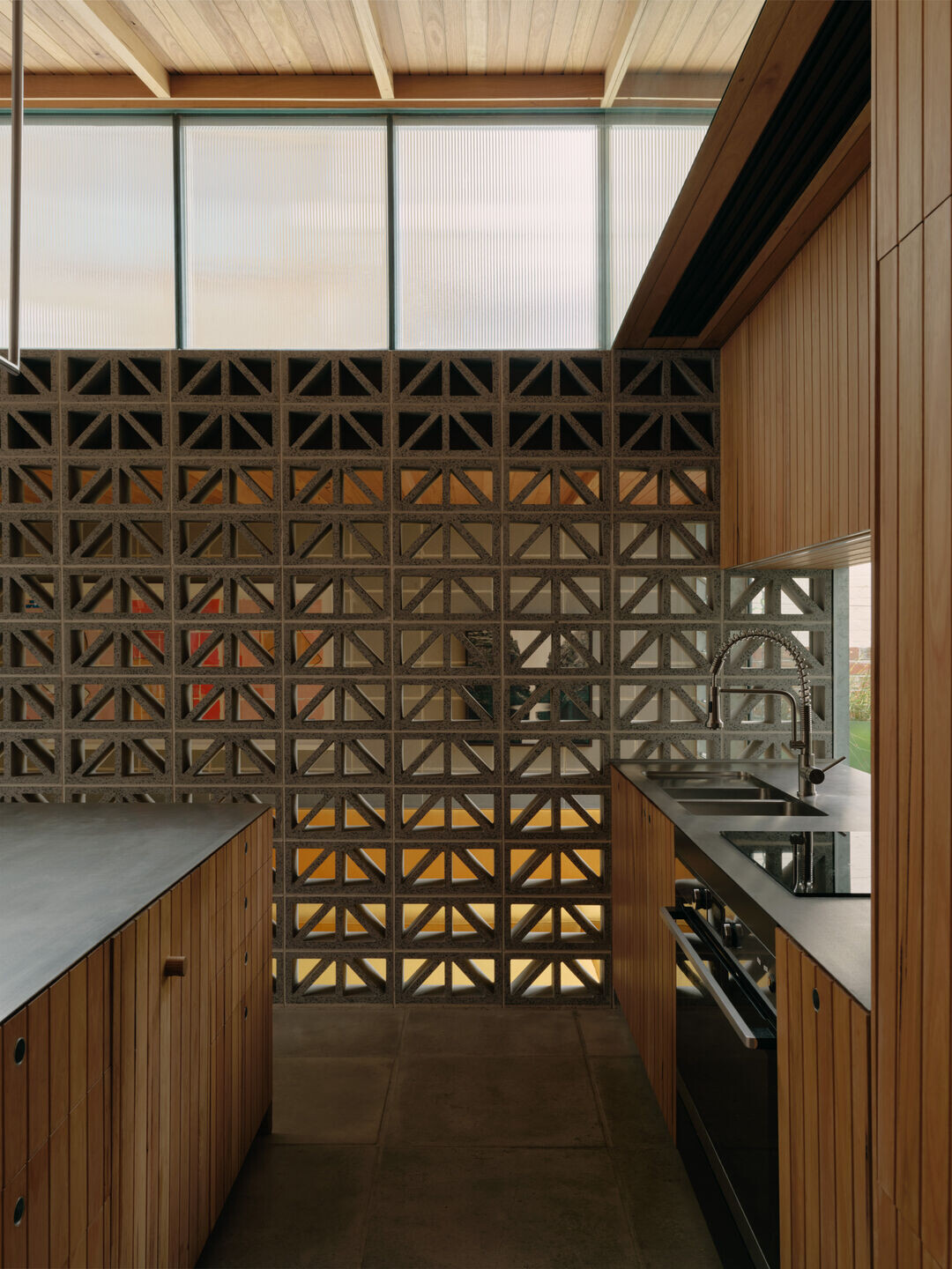 https://archello.com/story/123230/attachments/photos-videos/5 photo_credit Tom Ross