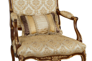 CHIC BEIGE CLASSIC ARMCHAIR