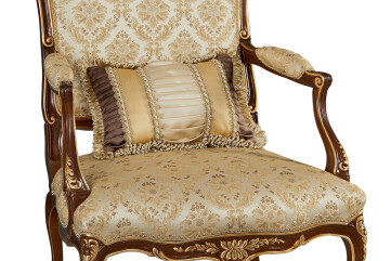CHIC BEIGE CLASSIC ARMCHAIR CHIC BEIGE CLASSIC ARMCHAIR