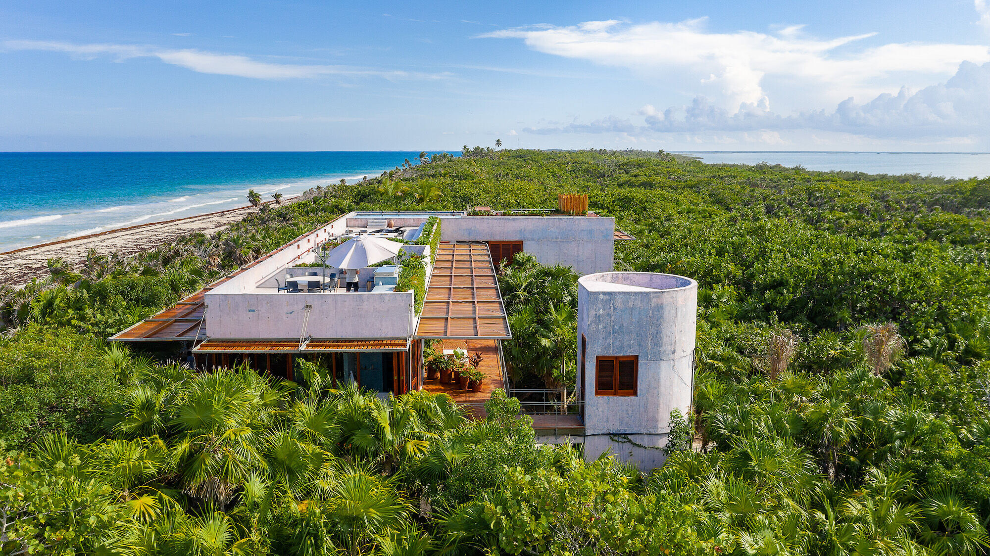 https://archello.com/story/123904/attachments/photos-videos/6 photo_credit Onnis Luque