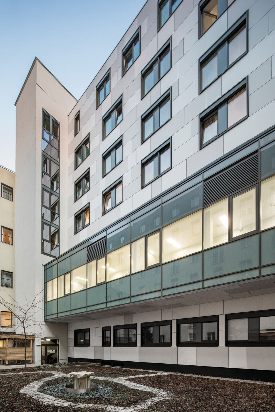 https://archello.com/story/124244/attachments/photos-videos/8 photo_credit Leonhard Hilzensauer