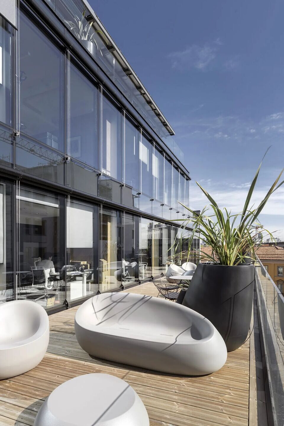 https://archello.com/story/124686/attachments/photos-videos/3 photo_credit Image Courtesy Vondom