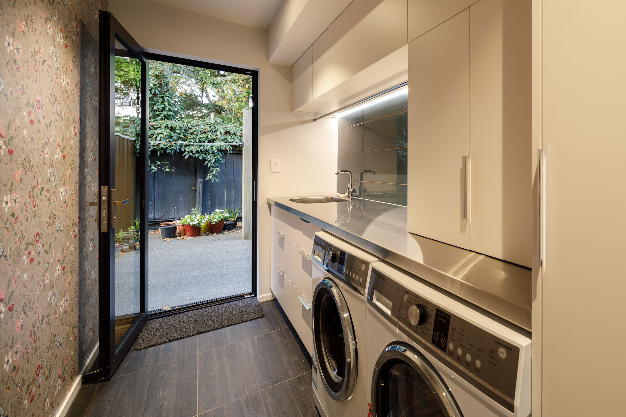 https://archello.com/story/124769/attachments/photos-videos/12 photo_credit Andre Vroon